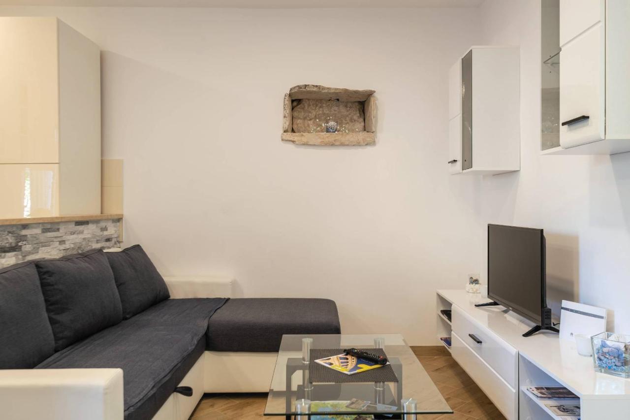 Apartment Petra Пула Екстер'єр фото